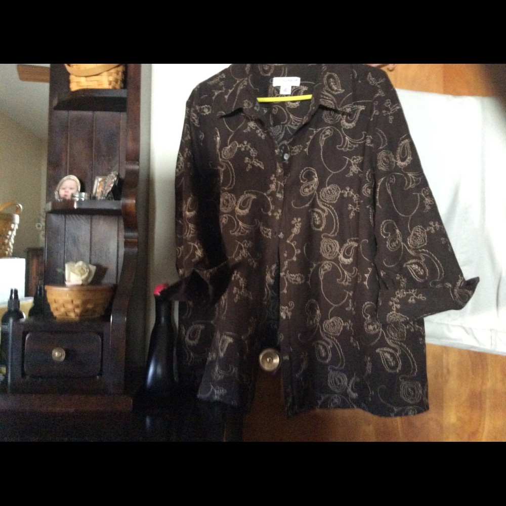 Blouse plus khaki pants
